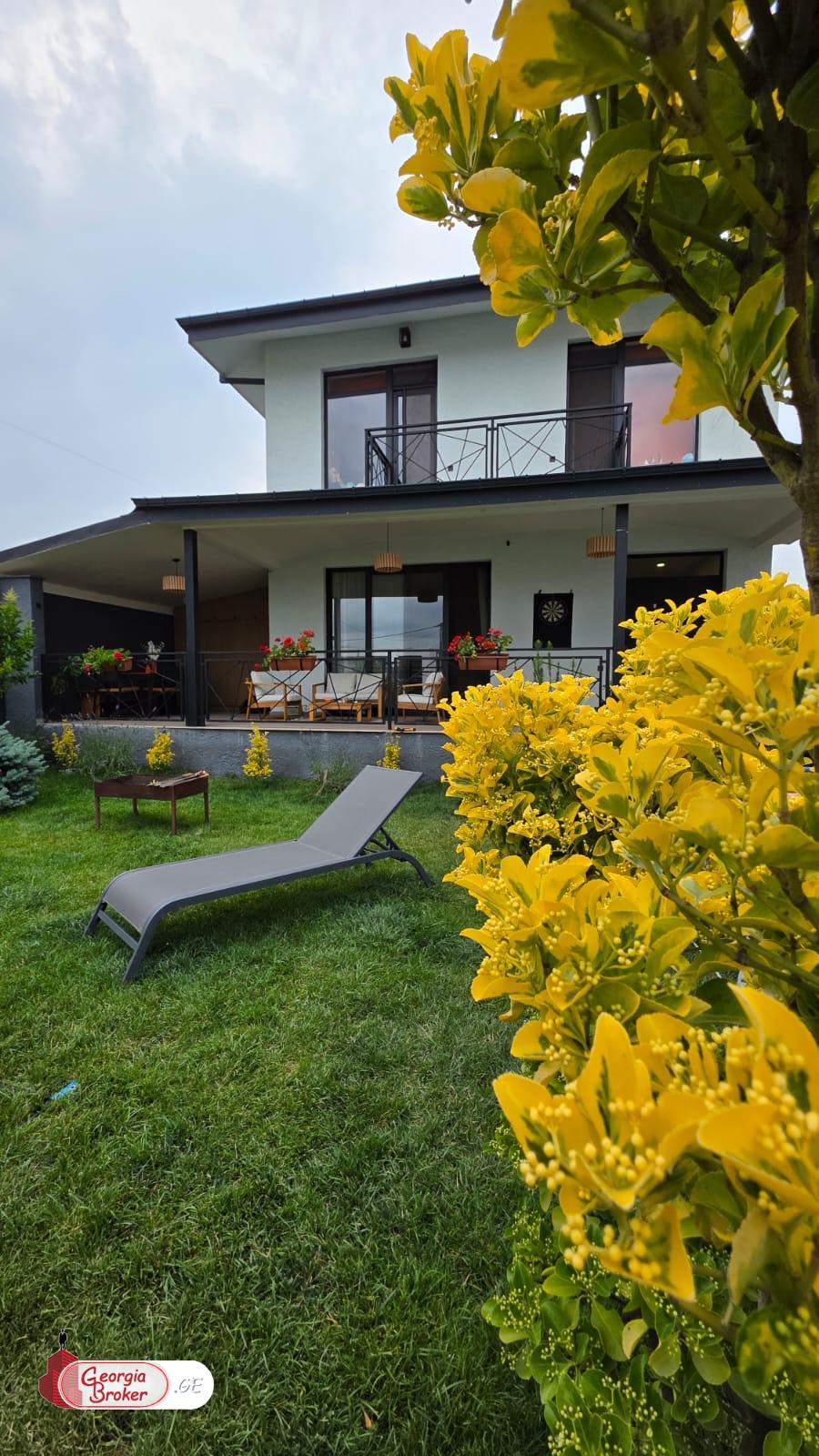 nearly repaired 7-room house for sale